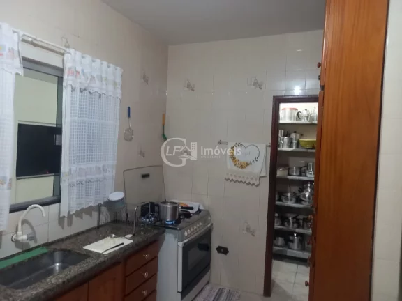 Imagem Imperdível oportunidade: Casa comercial de alto padrão à venda em Coxim-MS, no Centro! 3 quartos, 1 suíte, 1 sala, 5 banheiros, 1 vaga de garagem, 180m² de área.