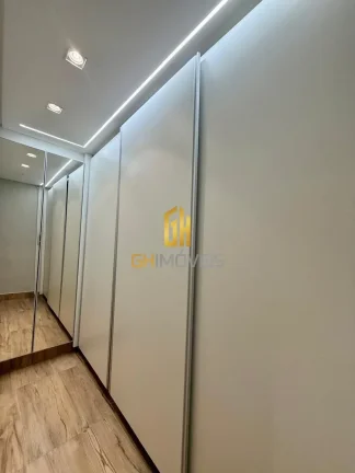 Imagem Casa com 3 quartos no Papilon Park em terreno com 407,50m² com 203m² de área construída possui:
...