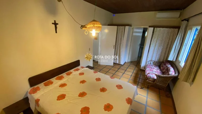 Imagem Casa à venda 4 quartos a poucos metros da Praia de Bombas - Bombinhas SC