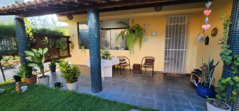 Imagem Casa na Praia de Havanas - 3 Quartos, 148m², Área de Lazer - Confira!