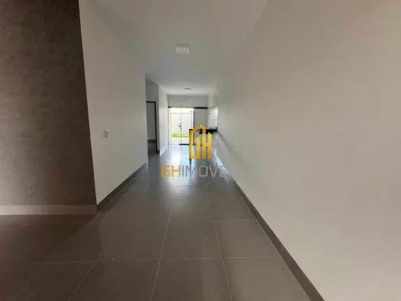 Imagem A casa possui:

- Sala;
- 3 quartos, sendo 1 suíte; 
- 2 banheiros, sendo 1 suíte e 1 banheiro soc...