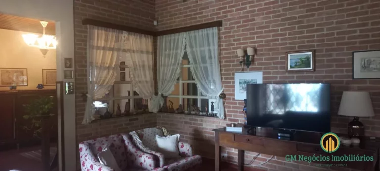 Imagem Casa/chácara em São Roque, 6 qtos, edícula, baias p cavalos, piscina, sauna
