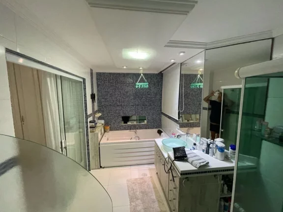 Imagem AMPLO APARTAMENTO COM 3 DORMITÓRIOS, SENDO 1 SUÍTE, 2 VAGAS, NA REGIÃO NOBRE DA PITANGUEIRAS NO GUARUJÁ.