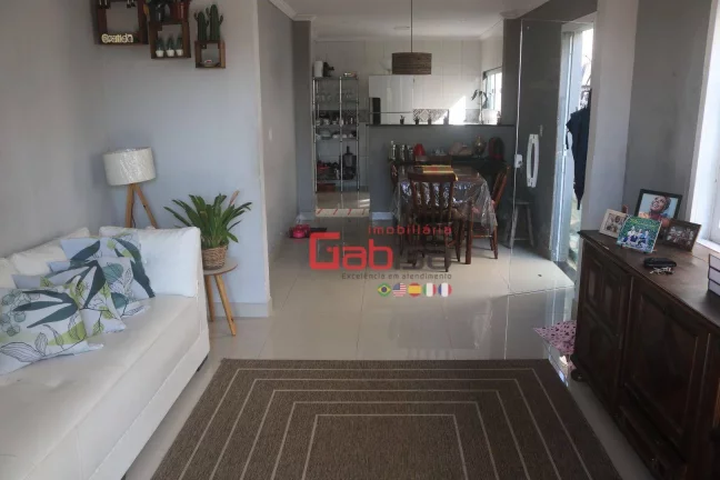 Imagem Casa com 2 dormitórios à venda, 230 m² por R$ 530.000 - José Gonçalves - Armação dos Búzios/RJ