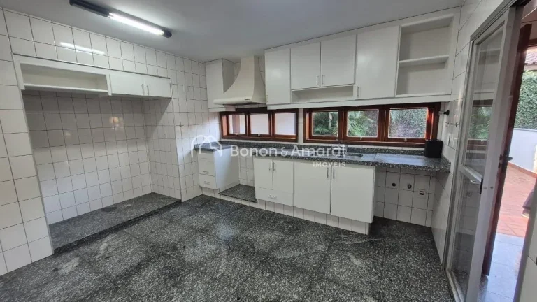 Imagem Localizado em uma das áreas mais nobres da cidade, o condomínio conta com segurança e portaria 24...