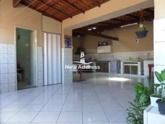 Imagem Casa com 5 quartos, 3 banheiros, 180 m², 1 suíte com closet e 2 vagas. Agende sua visita!