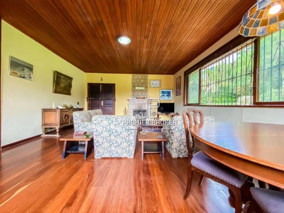 Imagem Casa à venda, 227 m² por R$ 1.450.000,00 - Posse - Teresópolis/RJ