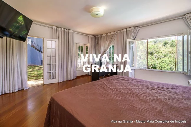 Imagem Casa com 5 quartos, sendo 4 suítes na Granja Viana - Carapicuíba/SP