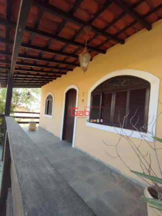 Imagem Casa com 3 dormitórios à venda, 130 m² por R$ 440.000 - Balneário São Pedro - São Pedro da Aldeia/RJ