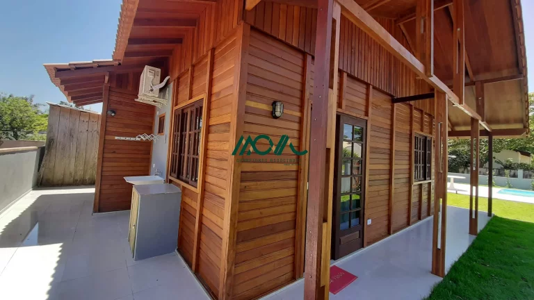 Imagem Casa com Piscina em Itapoá