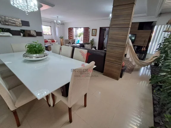 Imagem Casa Maravilhosa com 800m² com 5 suítes + DCE, Piscina, Espaço goumet + Churrasqueira