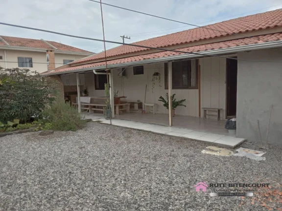 Imagem Casa Mista Próxima da Praia- Salinas- Balneário Barra do Sul /SC