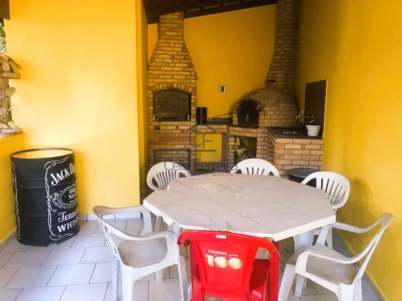 Imagem Sobrado 2 dormitórios em condomínio fechado no bairro do Sumaré - Caraguatatuba/SP