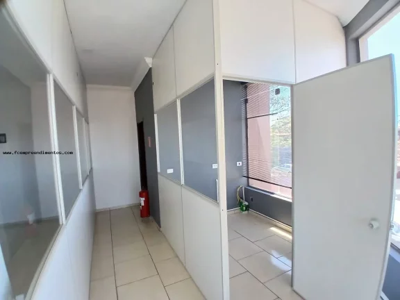 Imagem Salão Comercial para Locação em Limeira, Vila Queiroz, 1 banheiro, 3 vagas