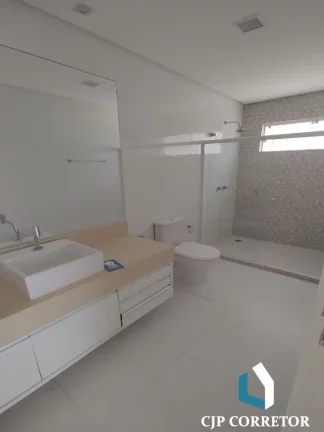 Imagem Casa em Condomínio de luxo com 4 suítes.