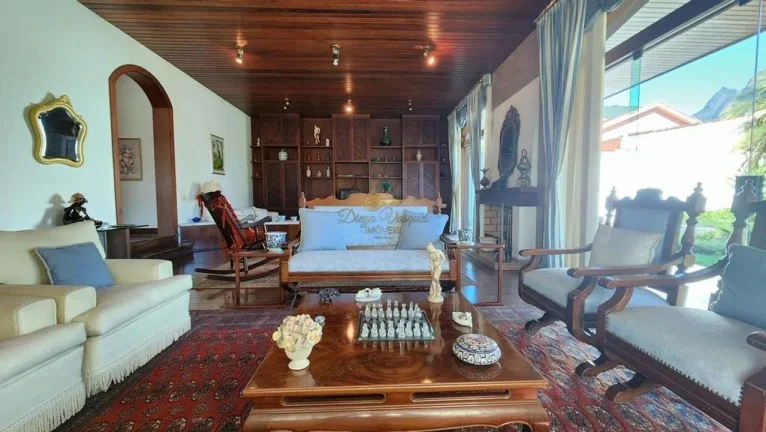 Imagem Casa para Venda em Teresópolis / RJ no bairro Alto