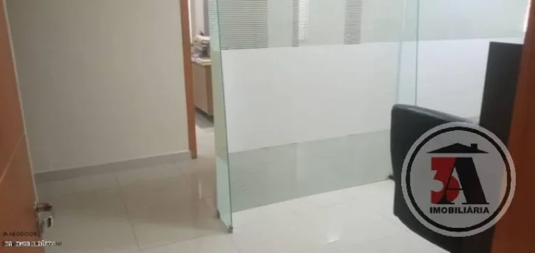 Imagem Prédio Comercial no Centro de PVH