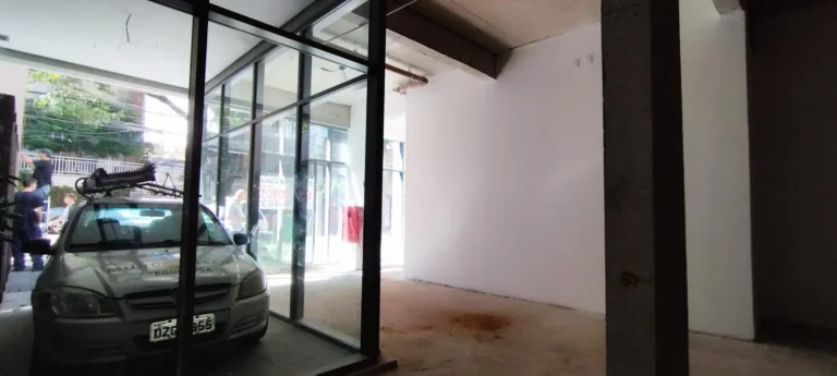 Imagem Loja Comercial 200M², 1ª Locação, 2 Banheiros, 3 Vagas, 450M metrô, Segurança 24h, Infraestrutura Completa, Pé direito Duplo, Fachada Ampla e Moderna.