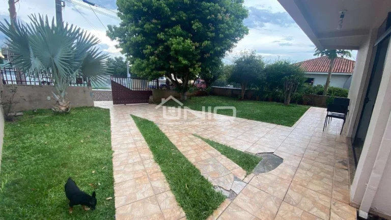 Imagem Casa Suite e 03 Quartos Fraron
