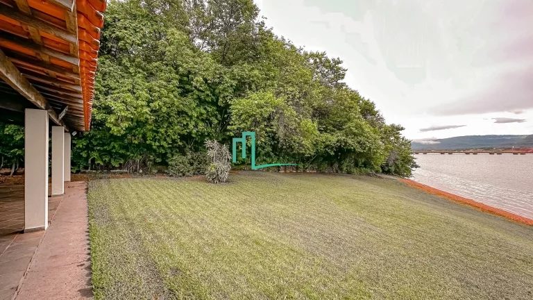 Imagem OPORTUNIDADE UNICA! EXCLUSIVO RANCHO Á VENDA DENTRO DA CIDADE, EM RIFAINA/SP