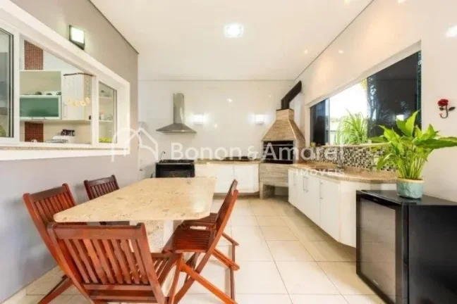 Imagem Maravilhosa casa com 360m² posicionada em um terreno com 370m². Completa e perfeita para acomodar ...