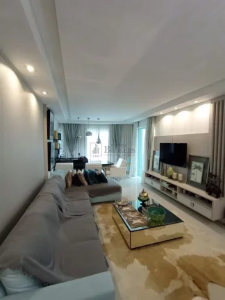 Imagem Apartamento Quadra Mar com 3 suítes à venda no Centro de Balneário Camboriú/SC