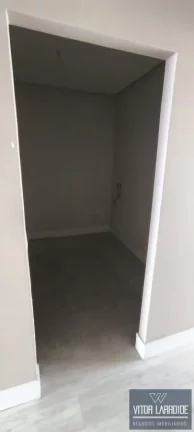 Imagem Sala Comercial Térrea na Av. Marcolino Martins Cabral