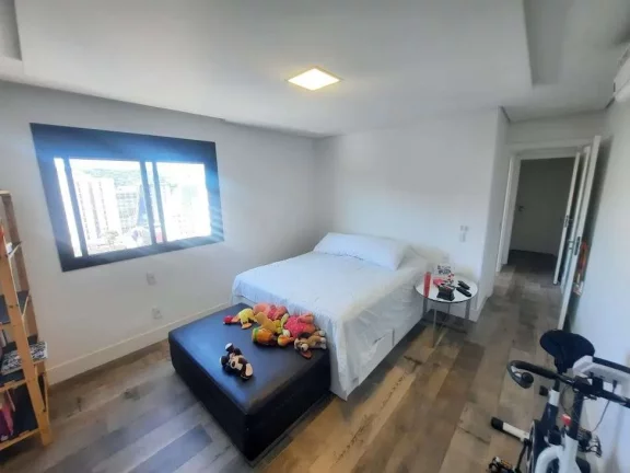 Imagem Cobertura à Venda 454 m², 5 Dormitórios(3 Suítes), Centro Florianópolis/SC