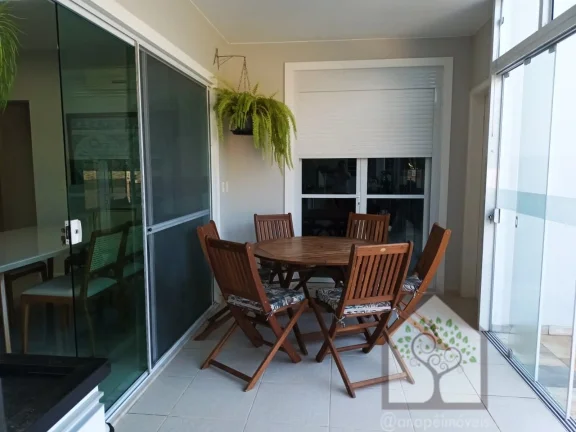Imagem Casa de alto padrão em Condomínio Fechado