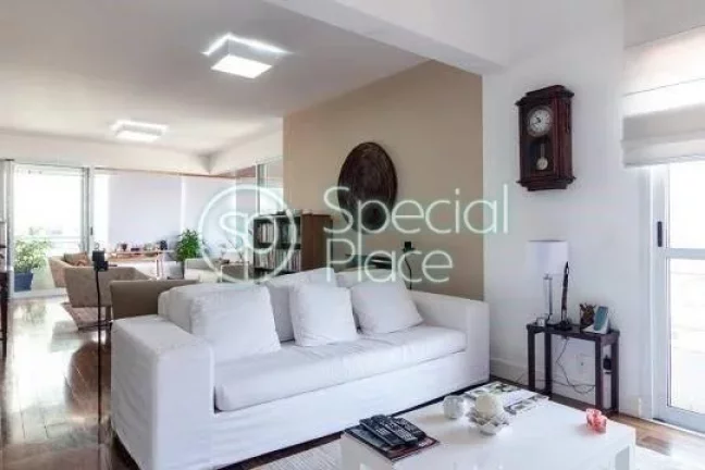 Imagem Amplo apartamento à venda com 3 quartos, sendo 3 suítes, e 4 banheiros no total. Este apartamento ...