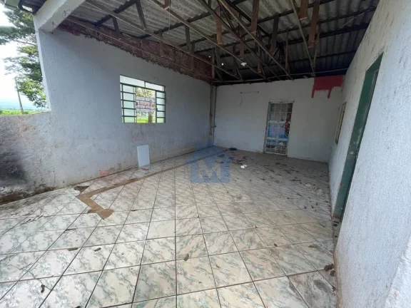 Área em frente ao Novo Hospital Unimed, na Av. República Argentina, com Barracão