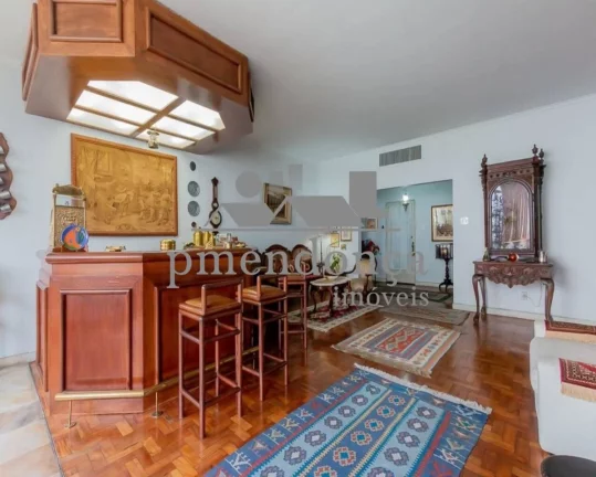 Imagem Excelente apartamento com 400m² em Higienópolis com piso de tacos, repleto de armários.