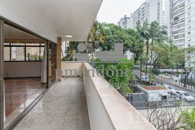 Imagem Apartamento em Higienópolis com 240m², 04 suítes e 04 vagas.