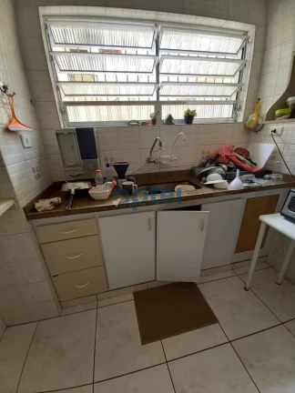 Imagem Casa no Jardim Hollyood - SBC , com 02 dormitórios , suite, quarto de empregada com wc, 2 vagas.
