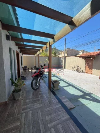 Imagem Casa com 4 dormitórios à venda, 216 m² por R$ 550.000,00 - Campo Redondo - São Pedro da Aldeia/RJ