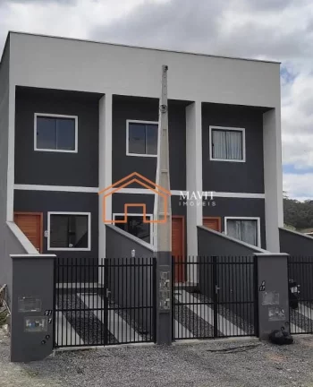 Imagem Imperdível! Casa à venda em Joinville-SC, bairro Nova Brasília. 2 quartos, 1 sala, 2 banheiros, 1 vaga de garagem. Aproveite!