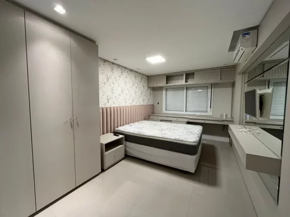 Imagem Apartamento à venda, com 4 quartos, 220m²