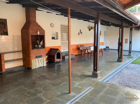 Imagem Linda Casa à venda com 330 m² com 04 Dormitórios em Embu-Guaçu/SP