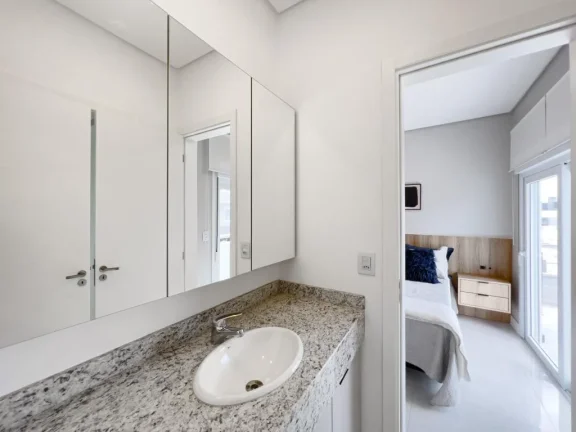 Imagem Casa em Condominio 4 Dormitórios - Bairro Centro