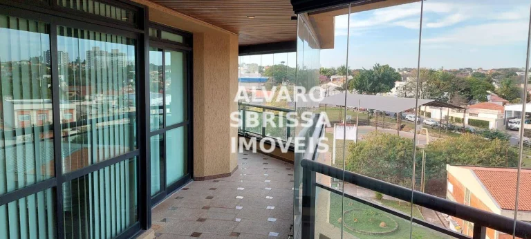 Imagem Apartamento com 4 vagas, 4 dormitórios sendo 2 suítes, todos com armários, portas balcões, venezianas automáticas e lindas vistas. 287m2. 1 por andar