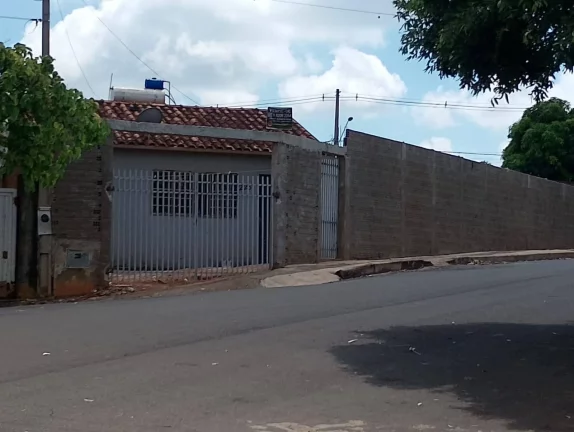 Imagem CASA A VENDA DE ESQUINA BEM LOCALIZADA 02 DORMITÓRIOS EM VALPARAISO SP