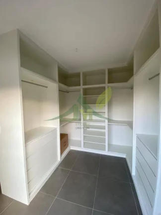 Imagem Cobertura Duplex com localização e vista exclusiva no Cond. Vila dos Lagos