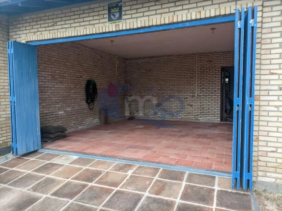 Imagem Casa á venda com 3 dormitórios na Bela Torres em Passo de Torres/SC