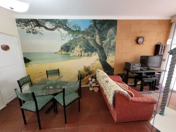 Imagem PITANGUEIRAS- UMA QUADRA DO MAR , LOCALIZAÇÃO ESPETACULAR , 02 VAGAS DE GARAGEM NO PRÉDIO.