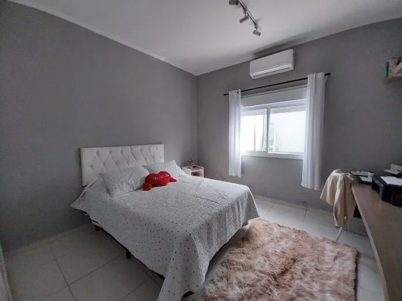Imagem Casa em rua tranquila para vc e sua familia.