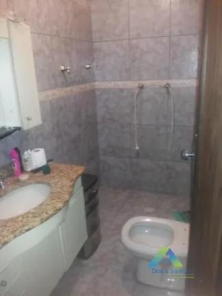 Imagem Lindo sobrado todo reformado, com 3 dormitórios, 1 vaga com fácil acesso a comércios e principais avenidas.