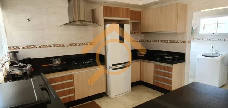 Imagem Casa em Condomínio de Luxo em Águas de Santa Bárbara-SP: 3 Quartos, Suíte, 2 Salas, 3 Banheiros, 4 Vagas, 220m².
