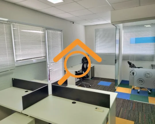 Imagem Sala Comercial à Venda em Condomínio de Prestígio em Santo Amaro, São Paulo-SP: 1 Sala, 1 Banheiro, 1 Vaga, 40m²