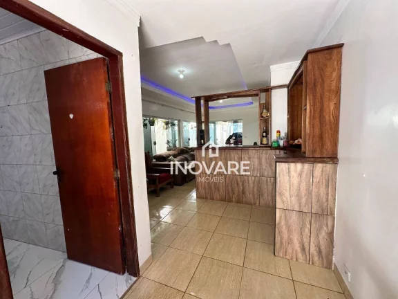 Imagem Casa com 3 dormitórios à venda, 280 m² por R$ 650.000,00 - Cidade Jardim - Itumbiara/GO