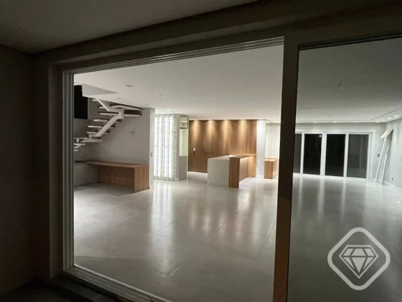 Imagem Casa Semi Mobiliada em Condomínio de Alto Padrão no Alphaville Vêneto

Brilhante Imóveis apresen...